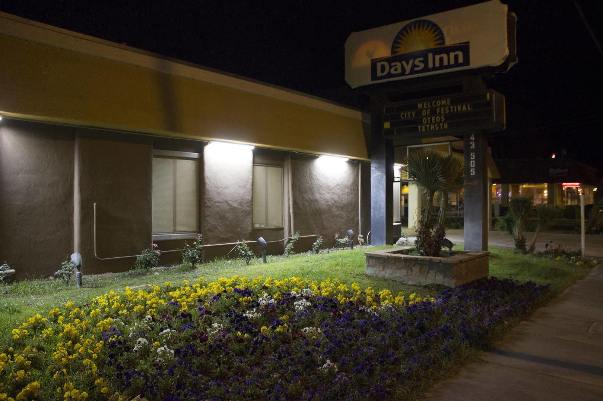 Days Inn By Wyndham Indio Exterior foto